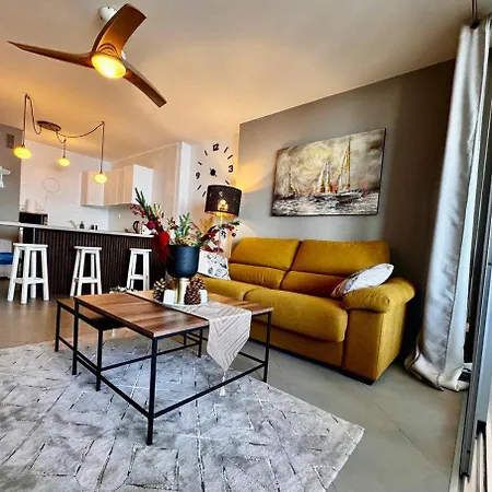 Elegante Con Vista Directa Al Mar Callao Salvaje